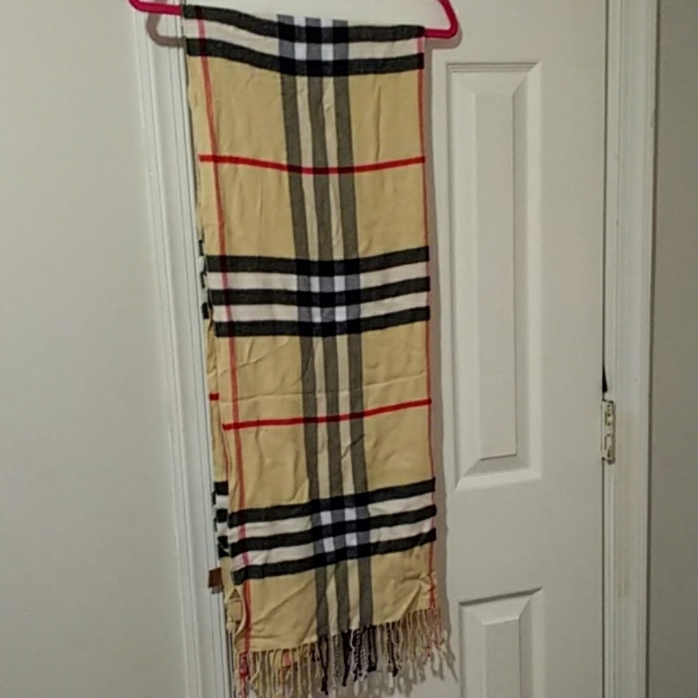 Tan Burberry-style plaid winter blanket scarf